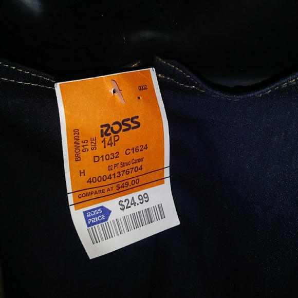 Dress - Picture 4 of 4